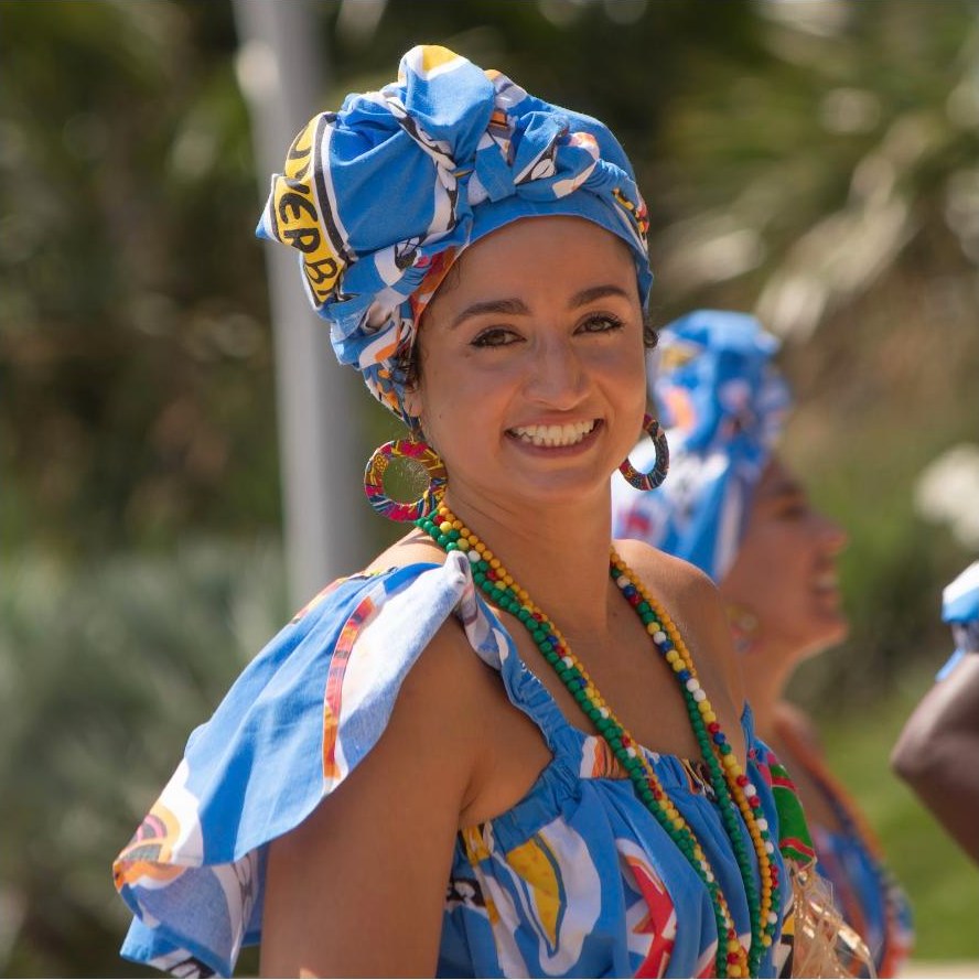 Michela Melone performing samba