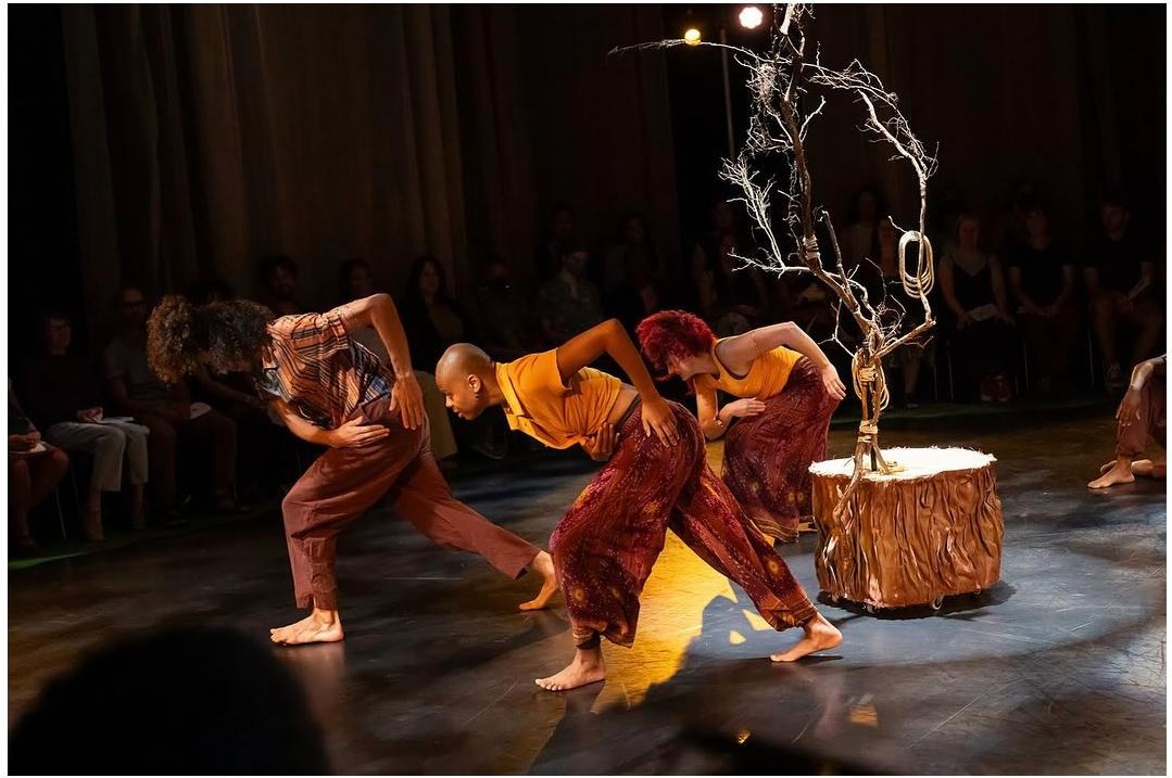 Michela Melone performing GRIOT on tour
